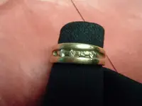 channel set ring.webp