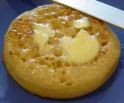 256px-Buttered_crumpet2.webp