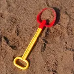 beach shovel.webp