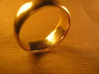 gold wedding band 2nd 007rs 8x10.webp