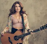 Tenille Townes.webp