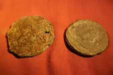 counterfeit or poker chips 2.webp