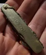 gold knife and button 002.webp