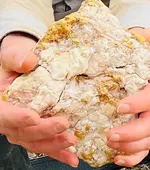 id5195252-Darren-Kamp-Director-of-Lucky-Strike-Gold-with-gold-nugget.webp