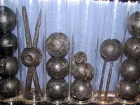 800px-Different_types_of_cannon_balls_Vasa.webp
