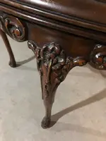 antigue table.webp