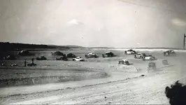 1954-bowling-green-racing-action-turns-1-and-2.webp