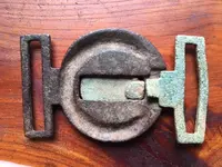 Coin type CS wreath and tongue back.webp