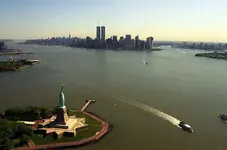 800px-Manhattan_from_helicopter (Small).webp