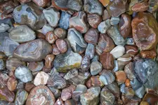 agate_LakeSuperior-agate_raw-but-wet_01.webp