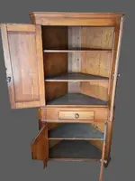 Late1800sEarlyAmerican CornerCupboard_Inside.webp