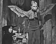 flying-monkeys-wizard-of-oz-90256096.webp