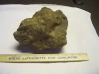 magnetic rock--2 look alikes 001.webp