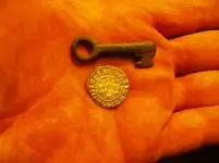 king and key 001.webp