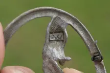 brooch2.webp