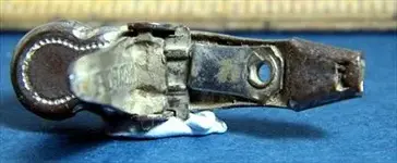 clip opened detail.webp
