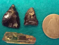 tremalinepointwithobsidianpoint.webp tremalinepointwithobsidianpoint.webp