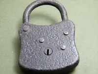 backside beagle padlock.webp