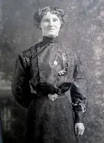 ladies-sash-buckle_Victorian_being-worn-in-photo_TN_postedbyKuger.webp