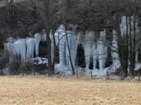 icewall2.webp