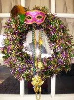 mardi gras wreath (2).webp