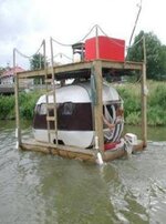 redneck_houseboat.jpg