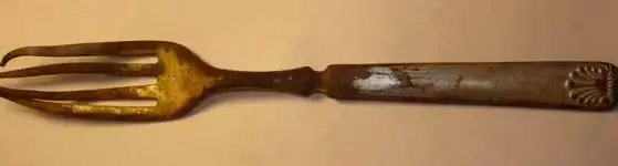 seated knife front.webp