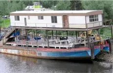 redneck_houseboat_2.webp
