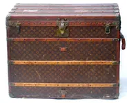 steamer trunk latch.webp