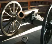 DSCN5244_fortlaramie12poundermtnhowitzer_e.webp