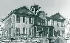 NVgoldhillschool-r.webp