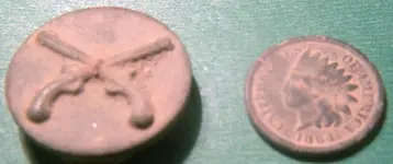 button w. guns on it fixed.webp