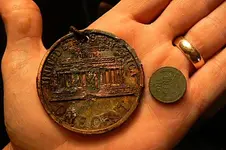 1995 Large Centrev.webp