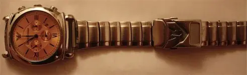 armani2.webp