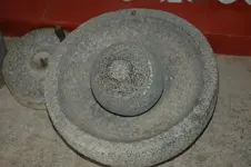 800px-Stone_Grinder.webp