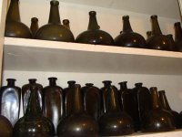 bottles 17th century-004.jpg