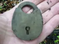 old padlock 003.webp