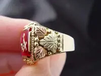 MasonsRing Right.webp