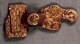 squarehead_brooch.webp
