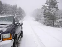 Old Place 12-26-05 Snow storm 008 800x600.webp