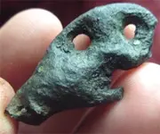 3-holed-handle-1.webp