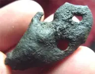 3-holed-handle-2.webp