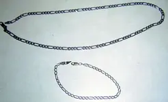 DSC00743chains.webp