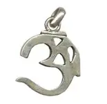 om pendant 925.webp