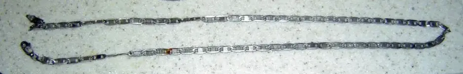 DSC00745chain .925.webp