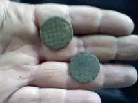 0124001047buttons.webp