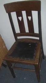 heart chair.webp