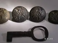 eagle d buttons.webp