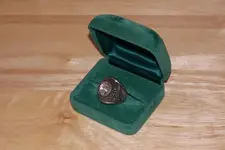 1975classring.webp