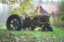 Tractor&House.webp